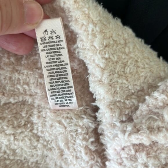 SKIMS Fuzzy Fits Cozy Knit Shorts Tank Set Sold Out - Picture 8 of 8